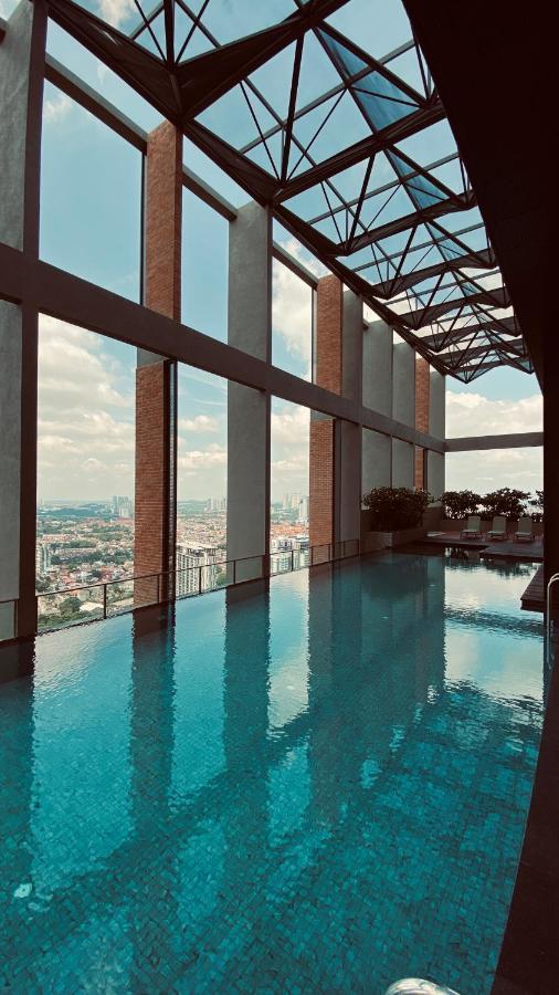 Fifty Shades Of G* By Offweek Pangsapuri Kuala Lumpur